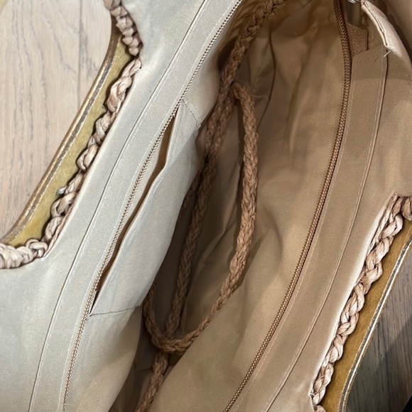 Strap bag with long strap - Picture 2 of 4